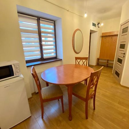 Yaroslav Osmomysl Square Apartments Lviv Eksteriør billede
