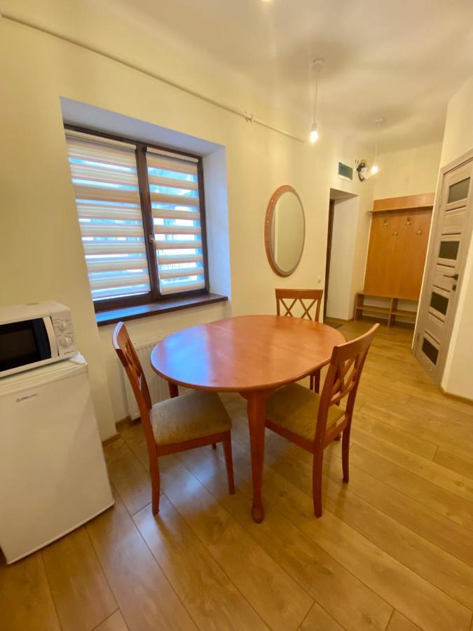 Yaroslav Osmomysl Square Apartments Lviv Eksteriør billede